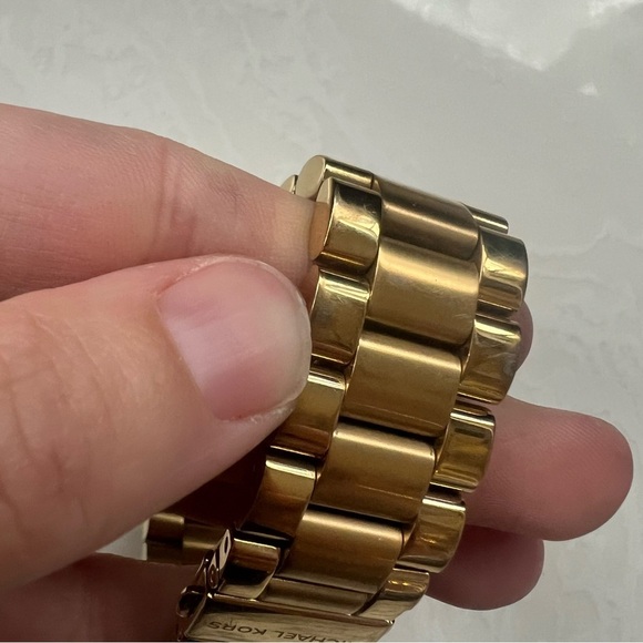 Michael Kors Oversized Bradshaw Unisex Watch Black Gold Stainless Steel MK5739 - Picture 14 of 15